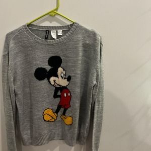 Divided by hm size small